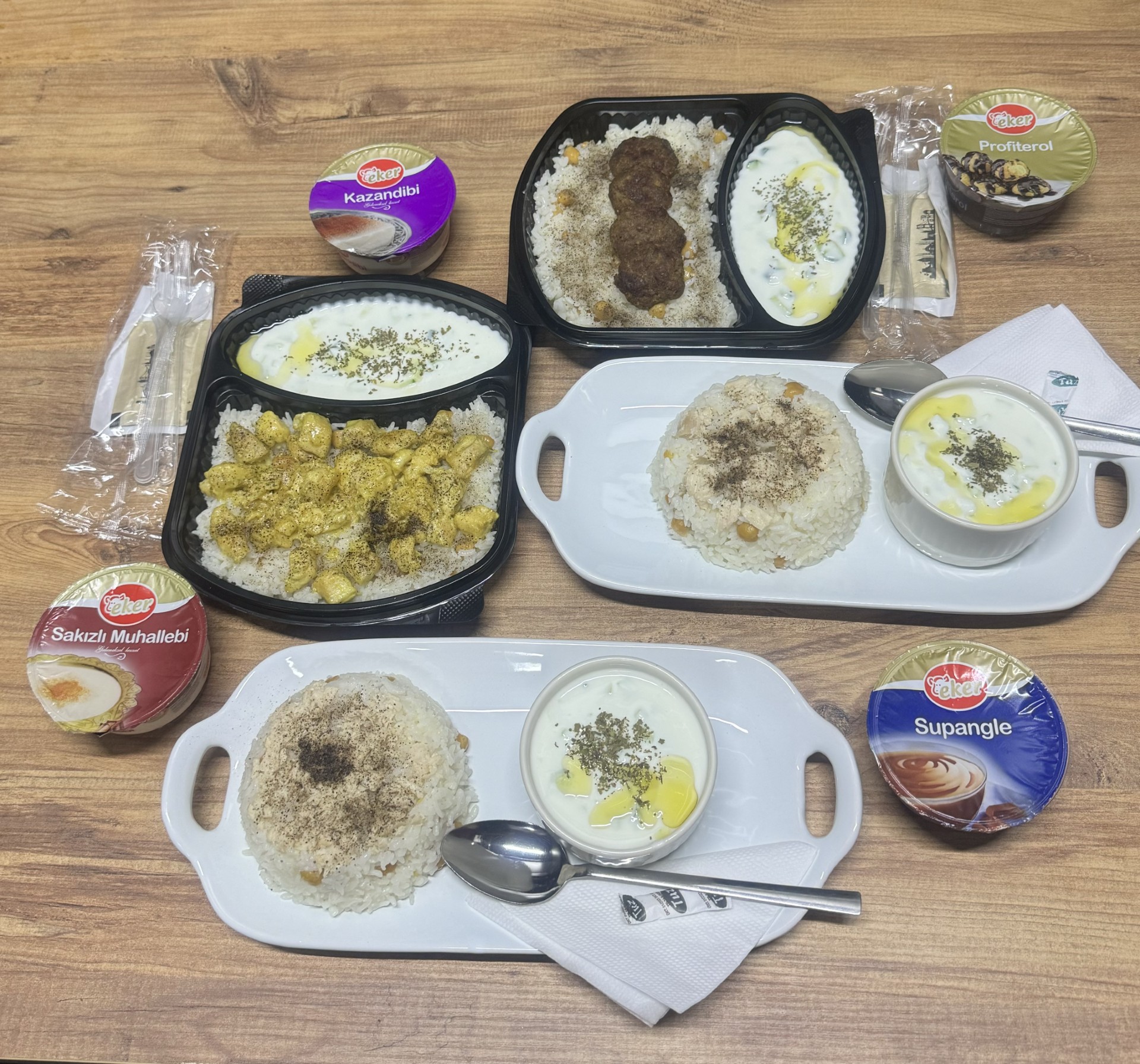 Köz Biberli Sebzeli Pilav Üstü Menü